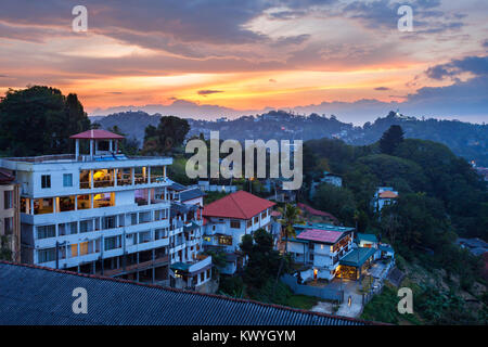 La città di Kandy antenna vista panoramica da Arthur' Seat città di Kandy Viewpoint, Sri Lanka Foto Stock