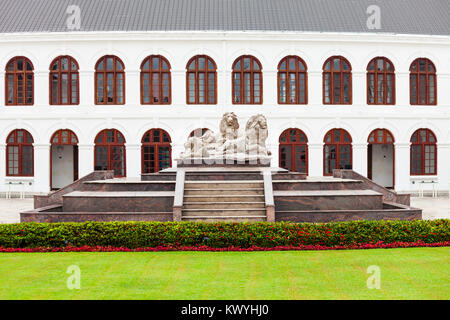 Il Porticato di piazza Indipendenza è un complesso di edifici nel centro di Colombo, Sri Lanka Foto Stock