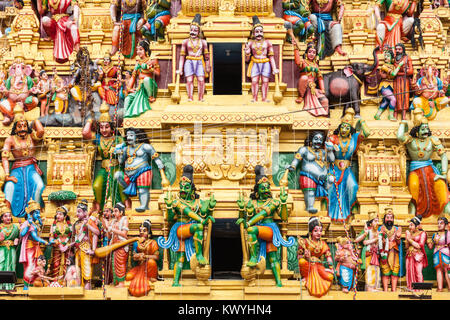 Sri Kaileswaram Tempio decorazioni in rilievo. Sri Kailawasanathan Swami Kovil Devasthanam è un principale tempio indù di Colombo, Sri Lanka Foto Stock