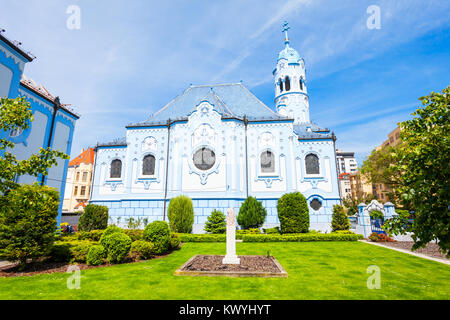 La Chiesa blu o la chiesa di Santa Elisabetta o Modry Kostol Svatej Alzbety nella Città Vecchia di Bratislava, Slovacchia. Chiesa blu è un Sece ungherese Foto Stock