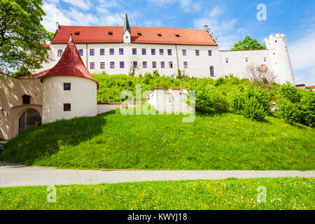 Hohe Schloss è la gotica alta castello dei vescovi di Augsburg nella città vecchia di Füssen in Baviera, Germania Foto Stock