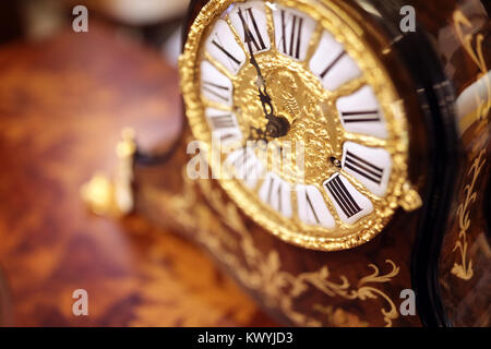 Antico orologio ornati sfondo per il concetto di tempo Foto Stock