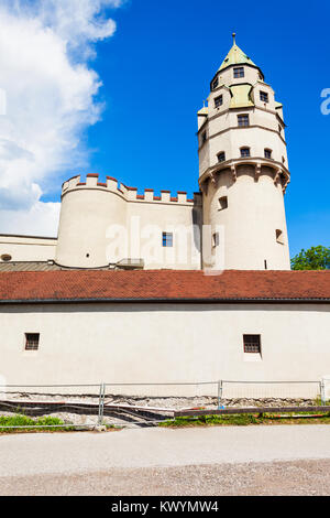 Il castello di Hasegg o Burg Hasegg è un castello e menta situato in Hall in Tirol, Tirolo dell'Austria Foto Stock