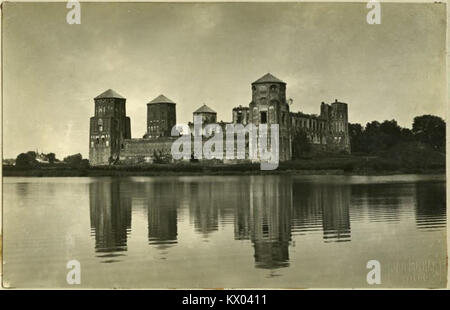 Fotografia del castello di Mir in Bielorussia scattata da Jan Bułhak tra il 1901 e il 1939. La fortezza medievale è un sito patrimonio dell'umanità dell'UNESCO, noto per la sua architettura gotica e rinascimentale. Foto Stock