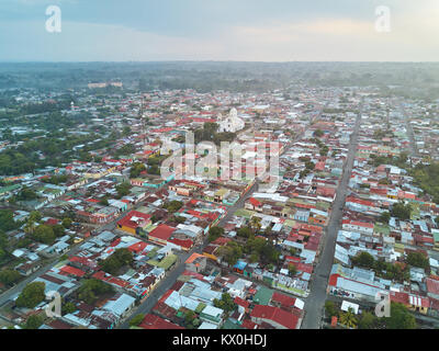 Vista aerea sul centro città Diriamba. Piccola città del Nicaragua Foto Stock