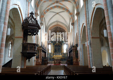 ST-Ursanne, Svizzera - circa nel luglio 2015 all'interno della Santa Chiesa Ursanie Foto Stock