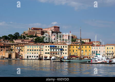 Vista del porto di Portoferraio, Portoferraio, Isola d'Elba, Italia Foto Stock