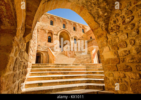 Siriano monastero ortodosso di Deyrulzafaran noto anche come monastero siriaco di zafferano in Mardin, Turchia. Foto Stock