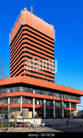 Polonia, Grande Polonia provincia, Poznan - 2012/09/10: Università economica a Poznan - Collegium Altum dal 16 Powstancow Wielkopolskich street Foto Stock