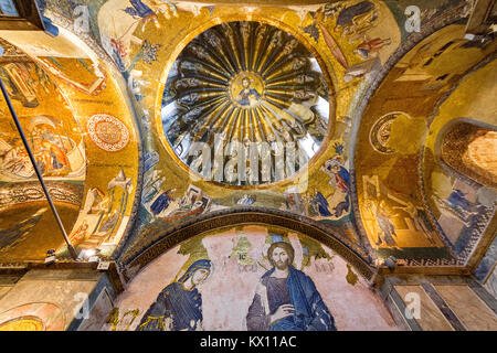 Pannelli di mosaico all interno della Chiesa di Chora noto anche come Kariye Cami, ad Istanbul in Turchia. Foto Stock