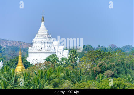 Hsinbyume o pagoda Myatheindan in Mingun Foto Stock