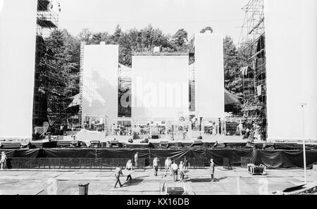 Edificio stadio per Jean Michel Jarre Europa di concerto in concerto tour, staging da Edwin Shirely Staging costruiti nel Waldbhuene auditorium all'aperto a Berlino, Germania, 11 settembre 1993. Foto Stock