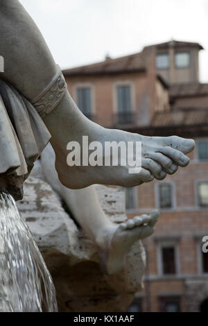 Roma - Piazza Navona, Italia. Dettaglio della Fontana dei Quattro Fiumi, Mostra del fiume-dio Gange. Foto Stock