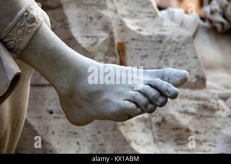 Roma - Piazza Navona, Italia. Dettaglio della Fontana dei Quattro Fiumi, Mostra del fiume-dio Gange. Foto Stock
