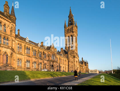 Università di Glasgow edificio principale e la torre, Glasgow, Scotland, Regno Unito Foto Stock