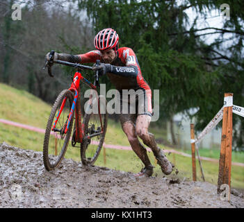 Abadiano, Spagna. 06 gen 2018. (101) Aitor Hernandez durante il Bizkaia campionato ciclocross, UCI C2 categoria a Abadiano, nella Spagna settentrionale, Sabato, Gennaio, 06, 2018. Credito: Gtres Información más Comuniación on line, S.L./Alamy Live News Foto Stock