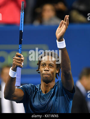 Doha in Qatar. Il 6 gennaio, 2018. Gael Monfils di Francia festeggia dopo aver vinto i singoli di finale contro Andrey Rublev della Russia all'ATP Qatar aprire a Doha, in Qatar, il 6 gennaio 2018. Gael Monfils rivendicato il titolo sconfiggendo Andrey Rublev con 2-0. Credito: Nikku/Xinhua/Alamy Live News Foto Stock