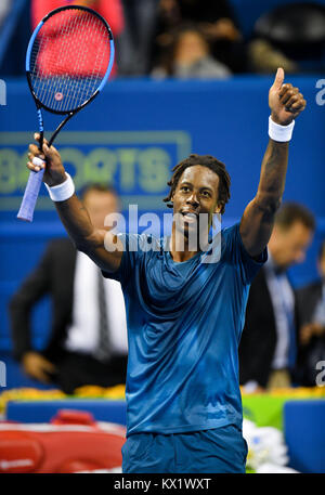 Doha in Qatar. Il 6 gennaio, 2018. Gael Monfils di Francia festeggia dopo aver vinto i singoli di finale contro Andrey Rublev della Russia all'ATP Qatar aprire a Doha, in Qatar, il 6 gennaio 2018. Gael Monfils rivendicato il titolo sconfiggendo Andrey Rublev con 2-0. Credito: Nikku/Xinhua/Alamy Live News Foto Stock