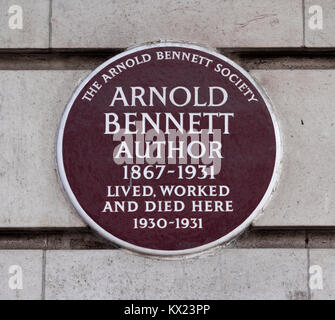 Patrimonio marrone di placca Chiltern corte, Baker Street, Londra nella commemorazione che Arnold Bennett autore che ha vissuto e lavorato e vi morì. 1930-1931 Foto Stock