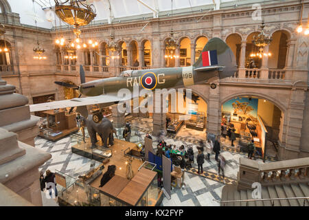 Il Glasgow Spitfire a Kelvingrove Art Gallery and Museum di Glasgow, Scotland, Regno Unito Foto Stock