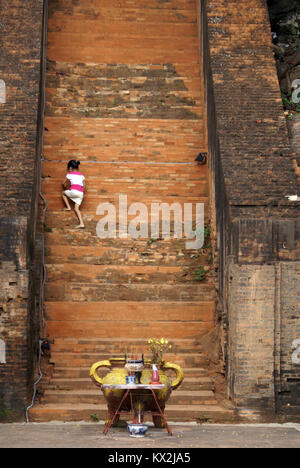 Srine vicino al Po Nagar cham torre in Nha Trang Foto Stock