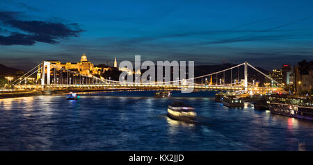 Il ponte Elisabetta a Budapest Foto Stock