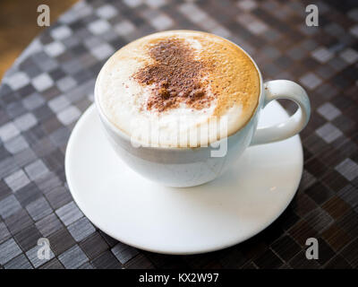 Un panpepato latte dal d'Lish da Tish Cafe di Saskatoon, Saskatchewan, Canada. Foto Stock