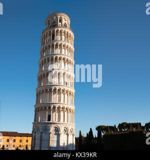 Torre pendente di Pisa, un sito patrimonio mondiale dell'Unesco, Italia, foto quadrata. Foto Stock