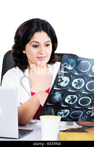 Indian Medico Controllo scansione CT X-ray relazione Foto Stock