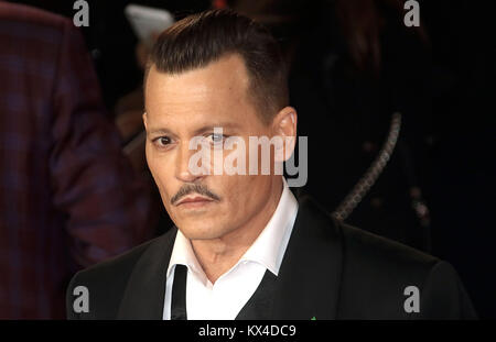 Nov 02, 2017 - Johnny Depp frequentando 'assassinio sull'Orient Express' Premiere Mondiale, Royal Albert Hall di Londra, Inghilterra, Regno Unito Foto Stock
