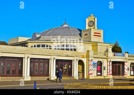 Il Grand Pavilion di Porthcawl. Questo classico esempio di stile Art Deco edificio è ancora in uso regolare come un teatro e luogo di divertimento. Foto Stock