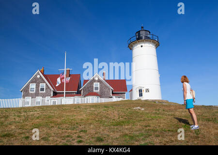 Cape Cod, Massachusetts, STATI UNITI D'AMERICA - Luglio: 7,2016 Nobska luce, noto anche come punto di Nobska luce è un faro situato nei boschi foro sul Sudovest t Foto Stock