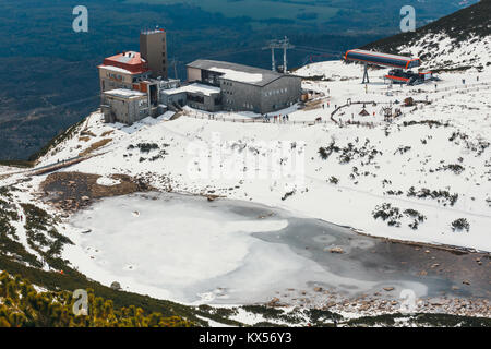 Funivia da Tatranska Lomnica di Skalnate pleso negli Alti Tatra, Slovacchia Foto Stock