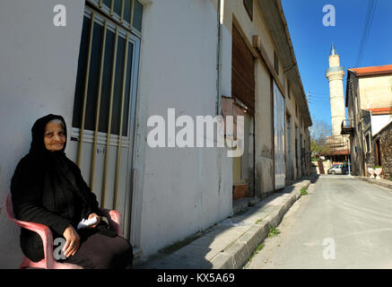 La Moschea Camii-Kebir progetto di conservazione in Pafos città vecchia, Cipro. Foto Stock