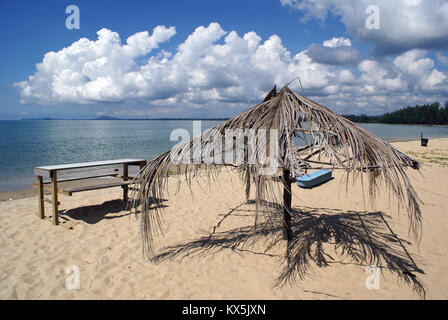 La tabella sulla spiaggia di Cherating, ast coast Malaysia Foto Stock