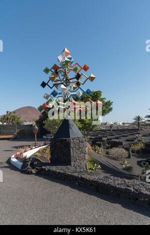 Ein Windspiel von César Manrique in der Fundación en Tahiche auf Lanzarote Foto Stock