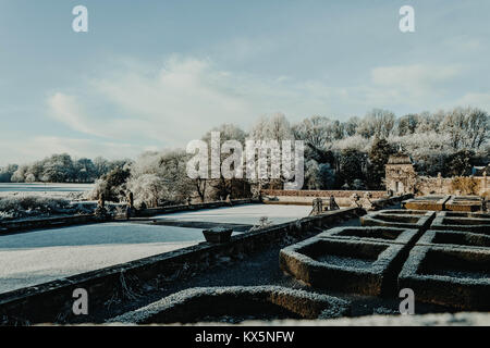 Pollok House Gardens e rabboccato con ghiaccio, Pollok Park. Glasgow, Scozia. Foto Stock