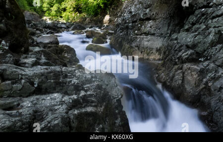 Un colpo di un fiume in Galles Foto Stock