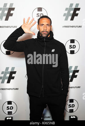 Rio Ferdinand lancia la sua nuova collezione di cinque sport con Direct con: Rio Ferdinand dove: Londra, Regno Unito quando: 07 Dic 2017 Credit: Joe Pepler/PinPep/WENN.com Foto Stock