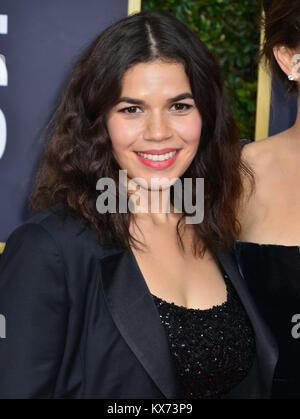 Beverly Hills, in California, Stati Uniti d'America. 07Th gen, 2018. America Ferrera che assiste il settantacinquesimo Annuale di Golden Globe Awards cerimonia presso il Beverly Hilton Hotel di Beverly Hills. CA. Gennaio 2018 il credito: Tsuni / USA/Alamy Live News Foto Stock