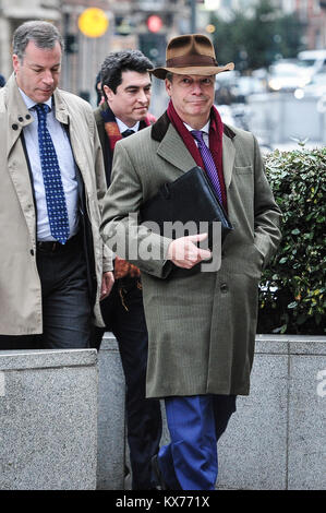 Ex Regno Unito parte indipendente (UKIP) leader, membro del Parlamento Europeo (MEP) Nigel Farage arriva per la riunione di commissione europea con sede a Bruxelles, in Belgio, il 08.01.2018 da Wiktor Dabkowski Foto Stock