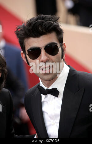 (Dpa) - Tedesco film maker Fatih Akin raffigurato all'58th Film Festival di Cannes, Francia, 13 maggio 2005. | Utilizzo di tutto il mondo Foto Stock