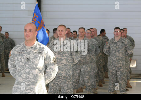 US Army National Guard awards e promozione cerimonia di presentazione con la famiglia e gli amici come ospiti. Foto Stock