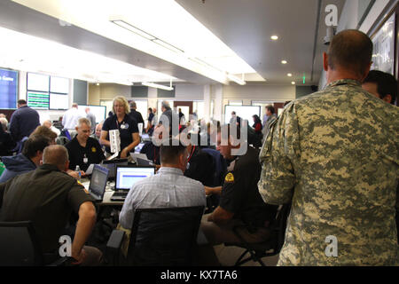 Vigili Guard Utah 2014 partecipanti alla Utah State Capitol in Emergency Operations Center 11-3-2014. #VGUT14 Foto Stock