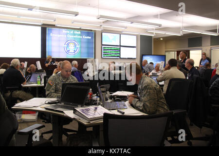 Vigili Guard Utah 2014 partecipanti alla Utah State Capitol in Emergency Operations Center 11-3-2014. #VGUT14 Foto Stock