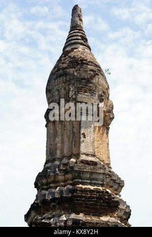 In alto di stupa in Wat Chedi Chet Thaew, Si Satchanalai, Thailandia Foto Stock
