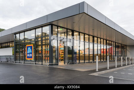 Aldi Store esterno in Nuneaton Warwickshire, Regno Unito. Foto Stock