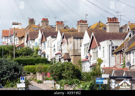 Case sulla collina, Nevill Road, Rottingdean, East Sussex, England, Regno Unito Foto Stock