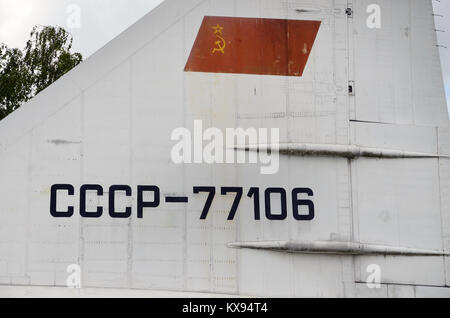 Un aereo supersonico Tupolev Tu-144 in mostra al Museo di Monino, nei pressi di Mosca. Foto Stock