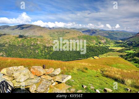 Nuvole basse al di sopra della gamma Helvellyn Foto Stock